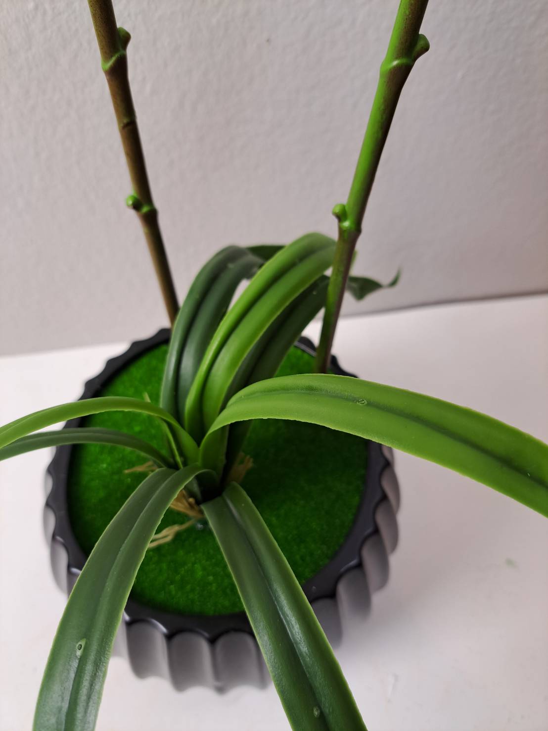 FT-253-A faux orchid arrangement in event setting