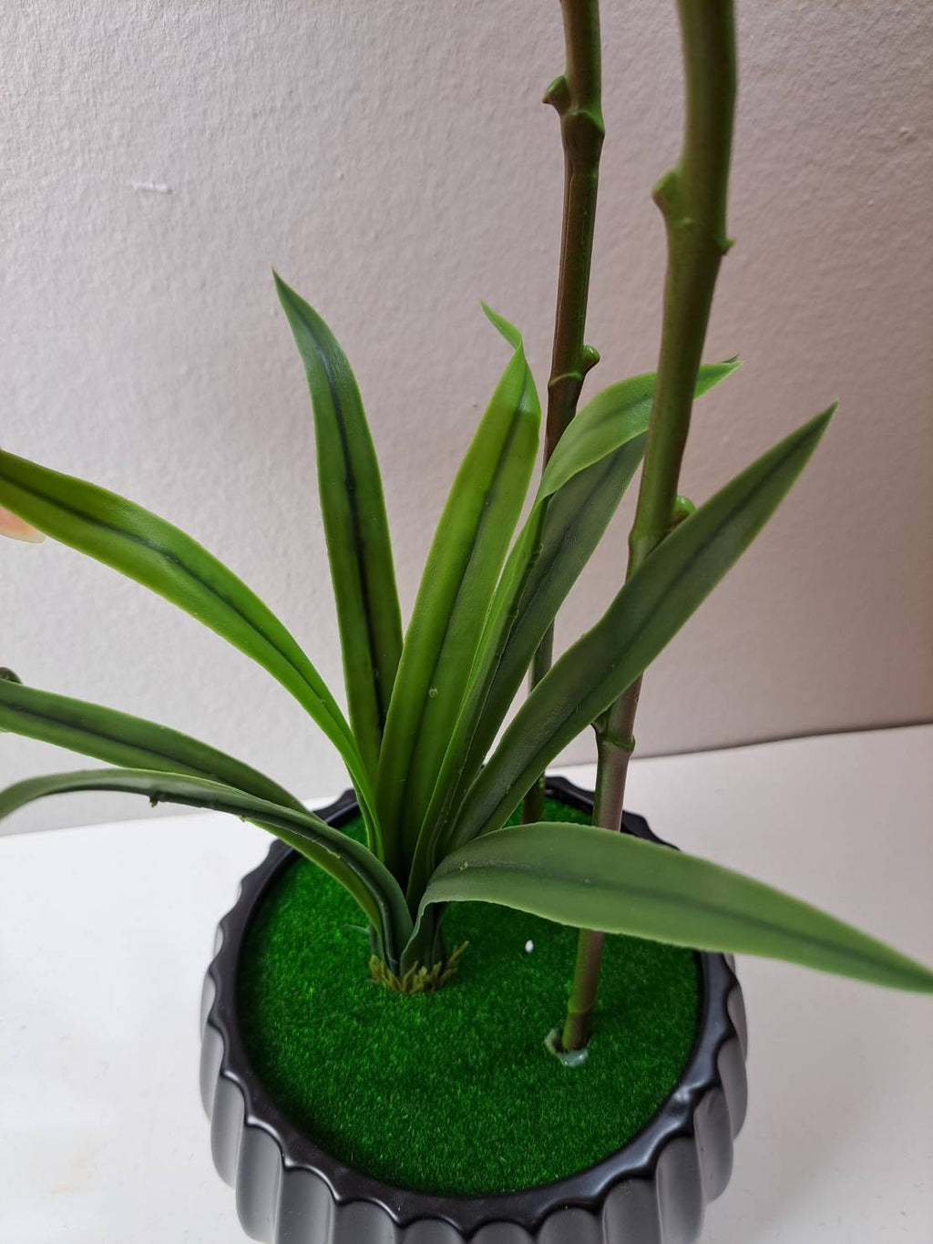 FT-253-C faux orchid base with green leaves and stems