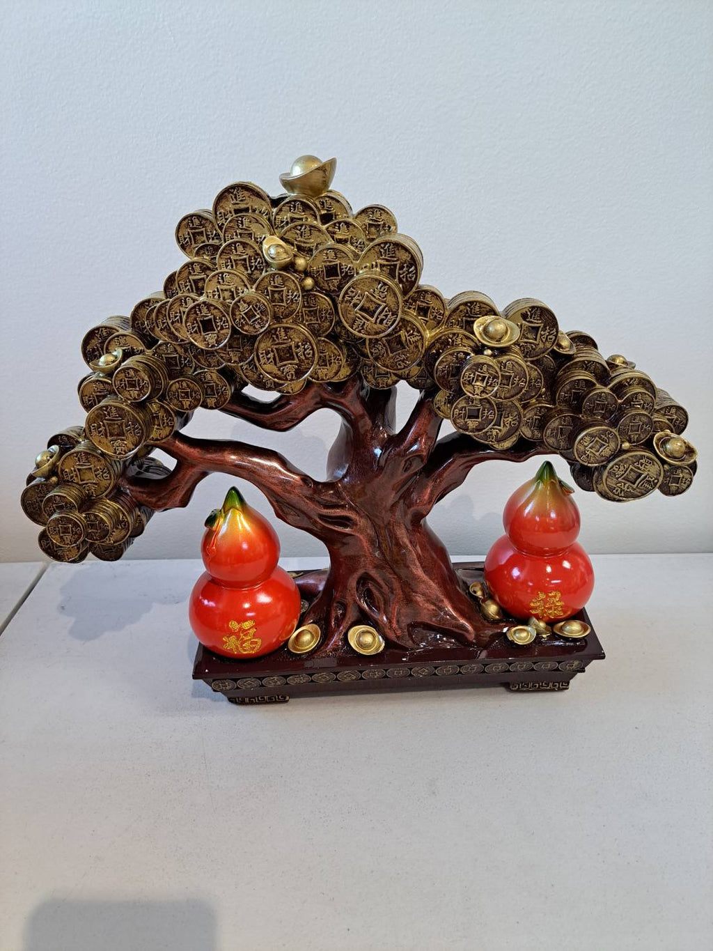 Red gourd figurine detail on JF7266 with gold 福 character and gold ingots scattered at base