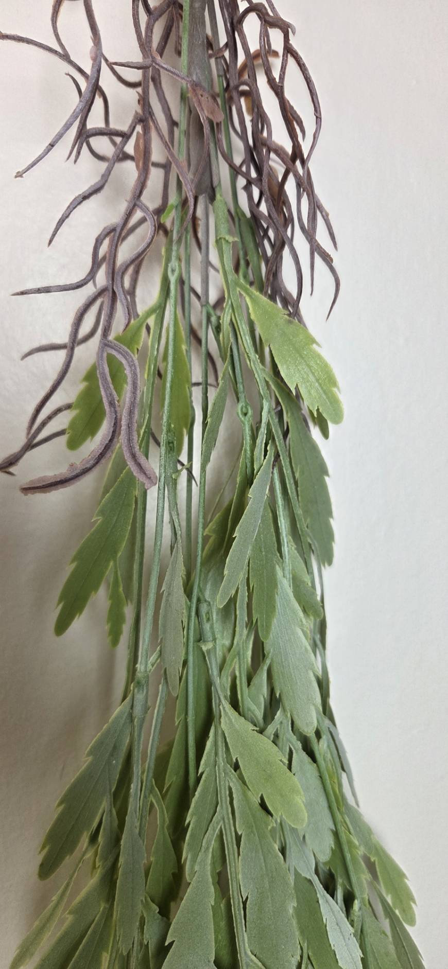 Artificial Hanging Fern FT-05-A detail of frond texture