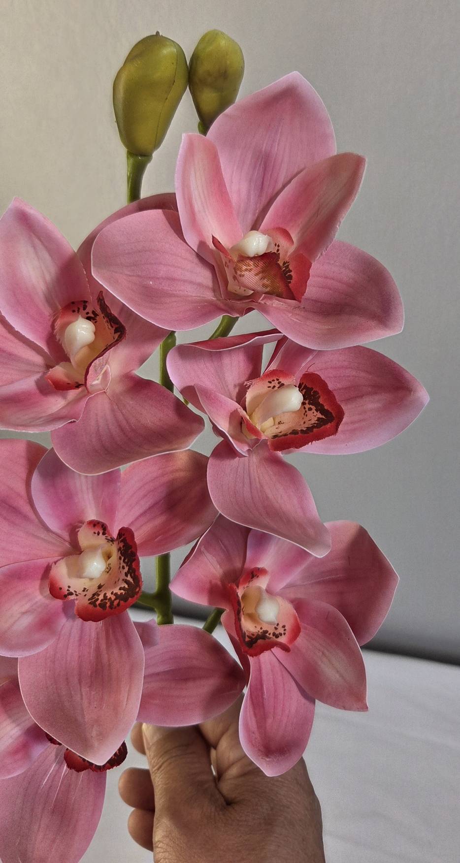 Faux Pink Cymbidium Orchid Stem ORA-03 - detail of pink petals with red speckled center