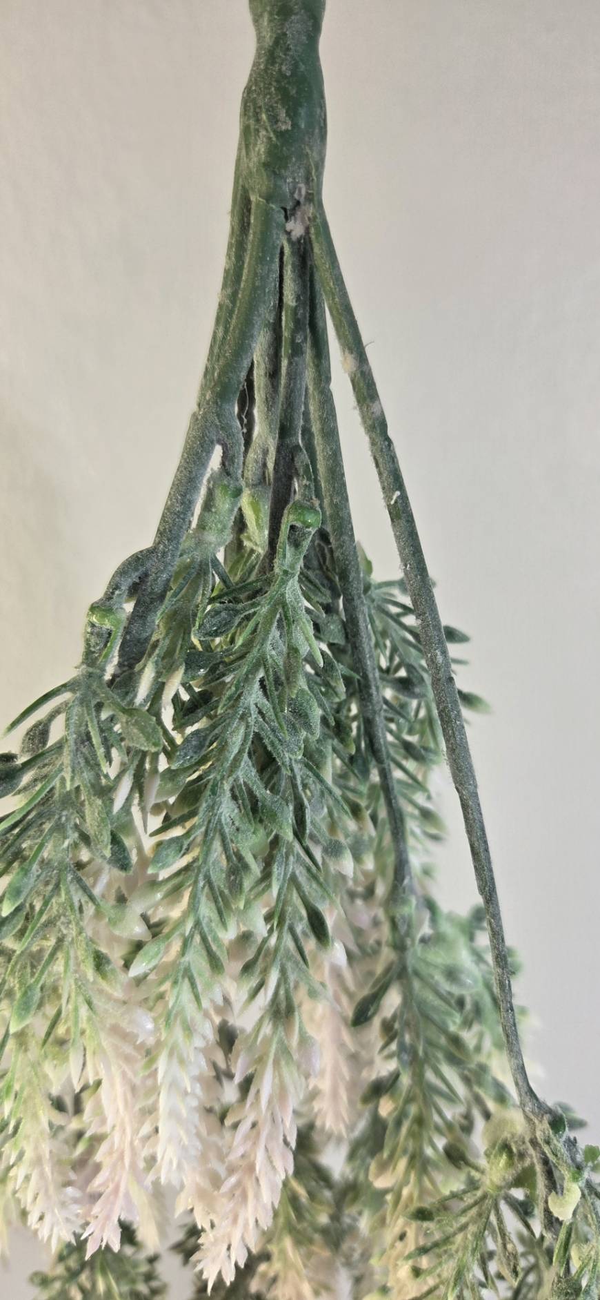 Faux Green White Trailing Greenery Bunch FT08-A - stem and top detail